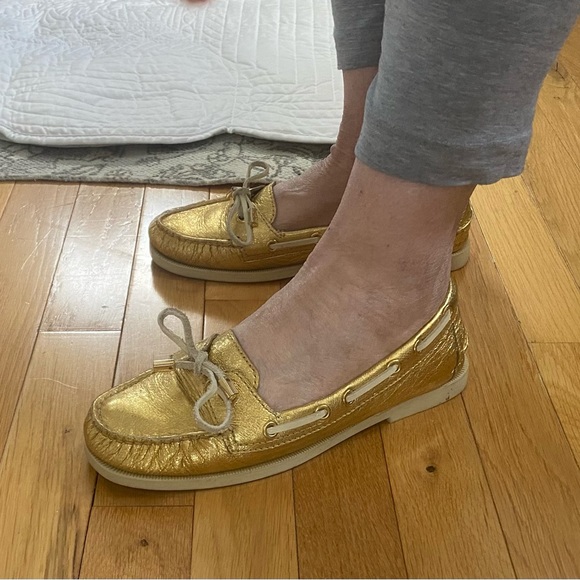 Michael Kors Gold Leather Boat Shoes Flats 7 - Picture 7 of 7